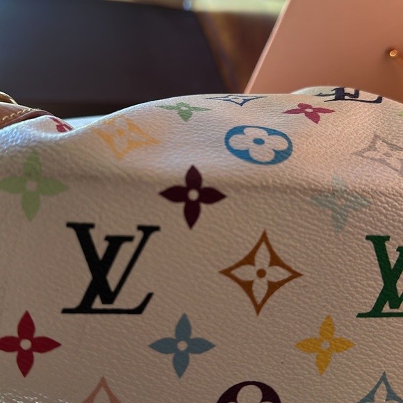 LOUIS VUITTON
Monogram Multicolor Ursula White - Picture 7 of 14